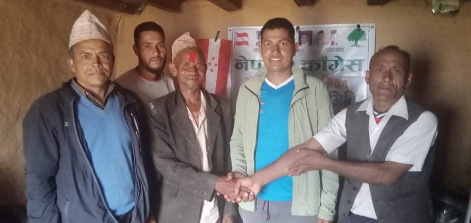 काङ्रेसमै फर्किए चन्द्रबहादुर                     